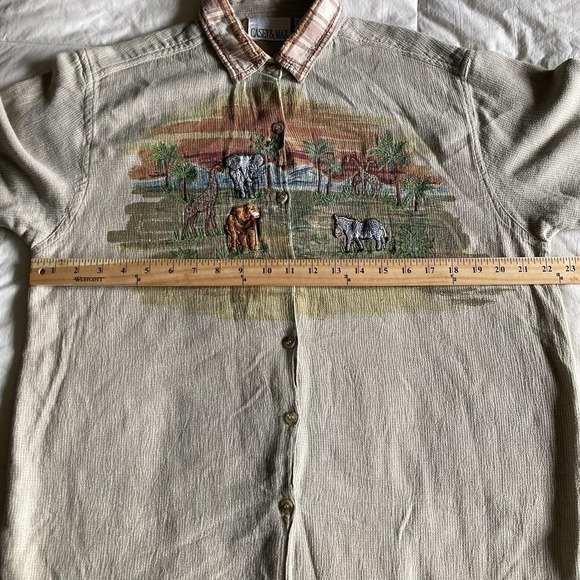 Vtg Casey & Max Safari Animal Embroidered Button Up Shirt Womens L Beige Africa - Picture 11 of 12